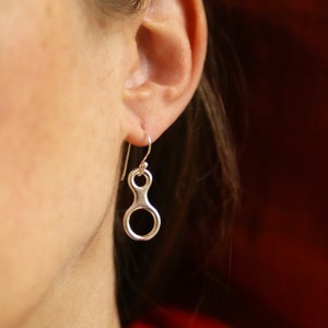Boucle d'oreille huit - descendeur escalade - rock climbing Fig 8 - argent massif - paire de boucle d'oreille - climber earrings