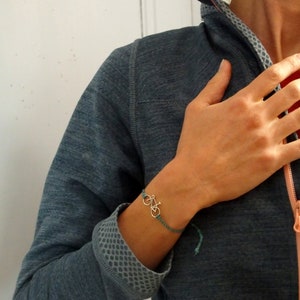 Miniature bike bracelet in 925 silver, mounted on macramé diameter 1mm, with a sliding knot to adjust it image 4