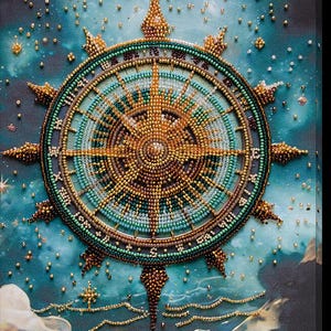 Pode incluir: Uma bússola de contas com um design dourado e azul, sobre um fundo de céu estrelado azul. A bússola é cercada por um anel de contas e tem um ponto central em forma de estrela.