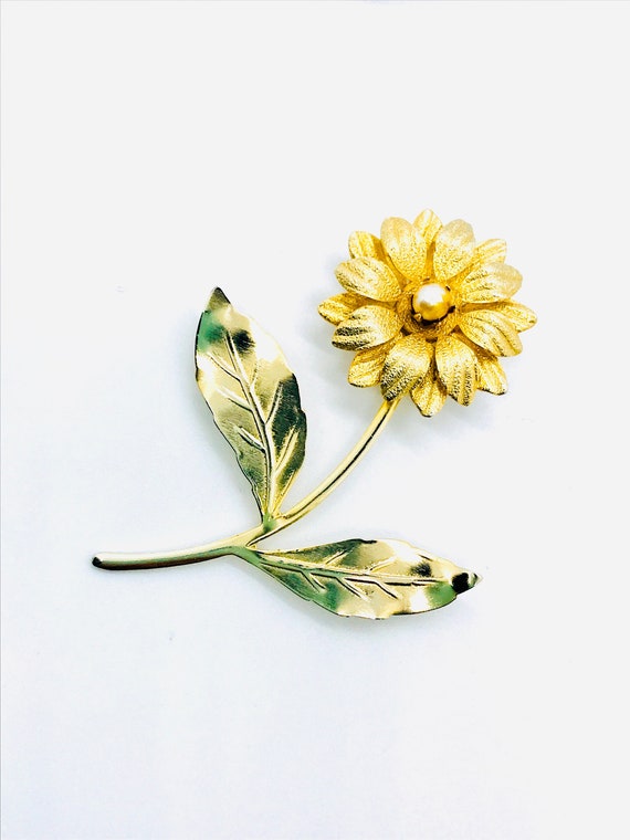 Gold Flower Pin, Vintage 1960s