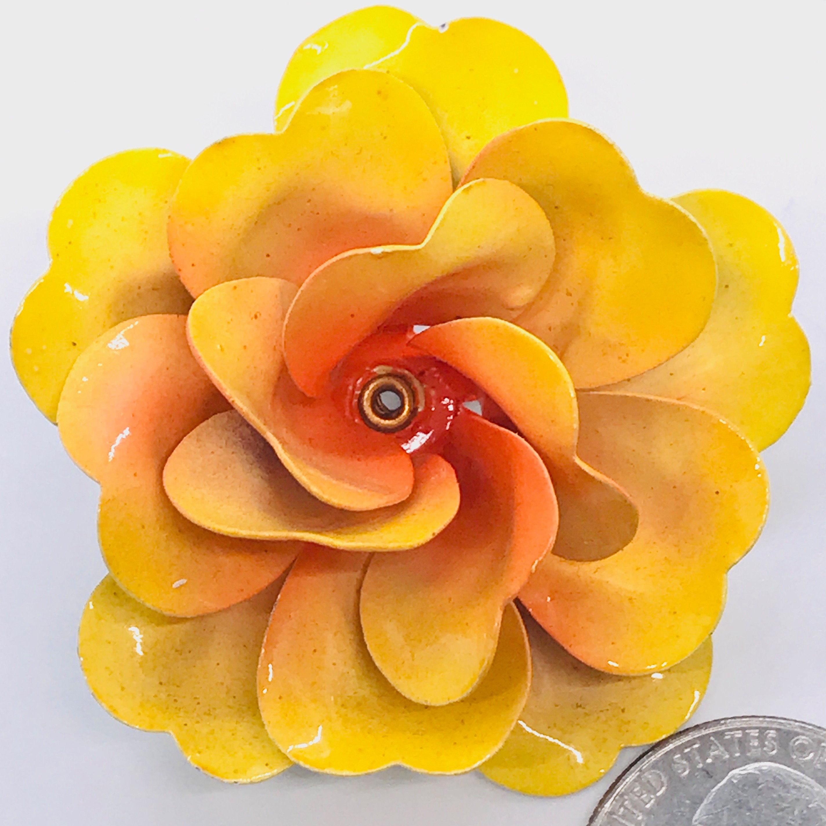 【激レア】PMO DAISY PIN SET #1 YELLOW Daisy Pins, 1960s, White, Lemon Yellow - Etsy