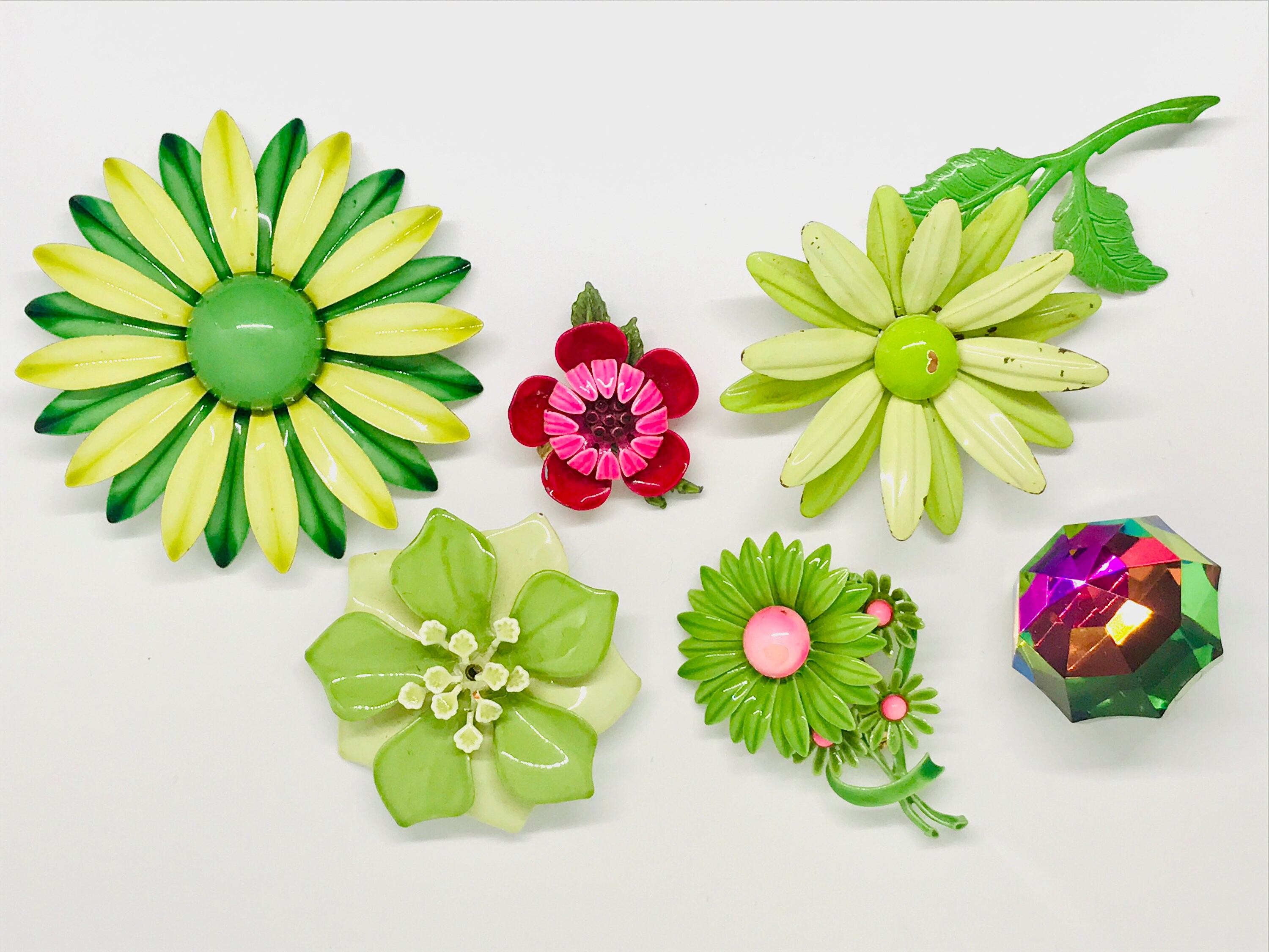 Flower Pins, Vintage 1960s, Chartreuse Green - Etsy