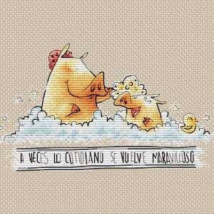 Puede incluir: Dos cerdos de dibujos animados están tomando un baño en una bañera llena de burbujas. El cerdo de la izquierda lleva un gorro rojo y blanco. El cerdo de la derecha lleva una esponja amarilla en la cabeza. El texto "A veces lo cotidiano se vuelve maravilloso" está escrito debajo de los cerdos.