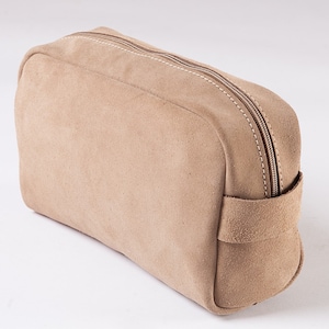 Leather toiletry bag Groomsmen gift Personalized cosmetic bag Men&#39;s wash bag Travel leather bag  Free personalisation