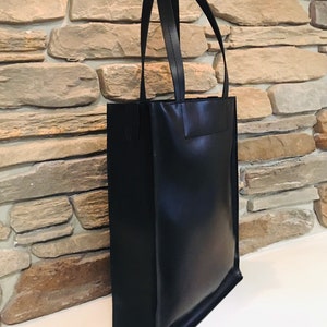 BLACK LEATHER TOTE bag Women/Men leather hand bag Shopping bag Office bag Laptop women bag Large shoulder bag Free personalization image 2