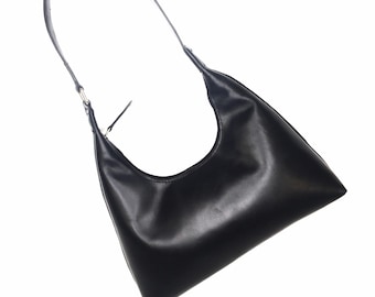 Full-Grain Black Leather Baguette Bag: Medium Shoulder Purse