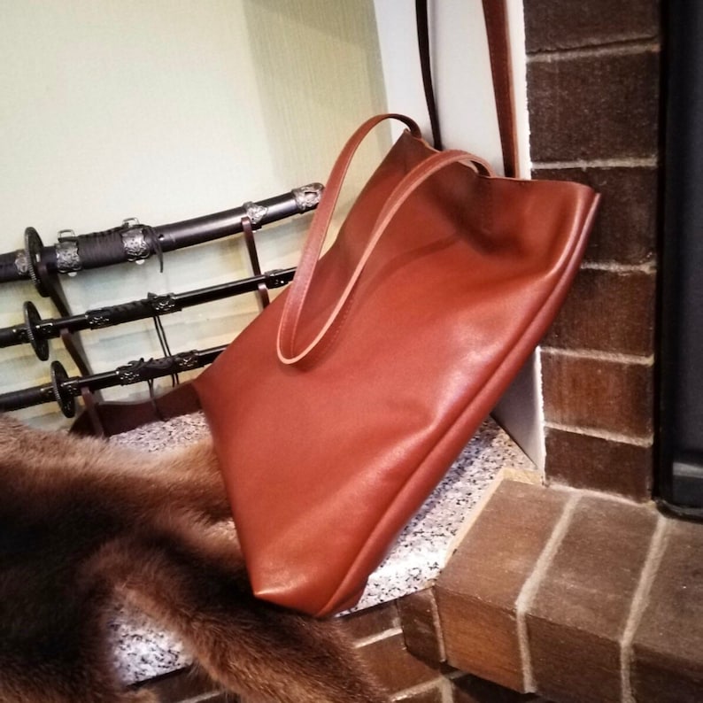 GENUINE LEATHER TOTE Minimalistic style Medium size Chestnut color Women shoulder bag Tote with zipper Leather purse Free personalisation
