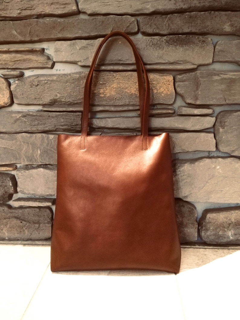 GENUINE LEATHER TOTE Minimalistic style Medium size Chestnut color Women shoulder bag Tote with zipper Leather purse Free personalisation