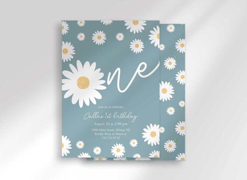 The 'ONE' invitation for Callie's 1st birthday with a second card showing the daisy pattern back design peeking out behind it.