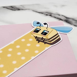 Cute cube bee polkadot bookmark