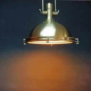 Grandi lampade a sospensione industriali, lampade a sospensione in metallo, lampade a sospensione in ferro, lampade in stile fattoria, lampade in stile industriale, lampade in stile country