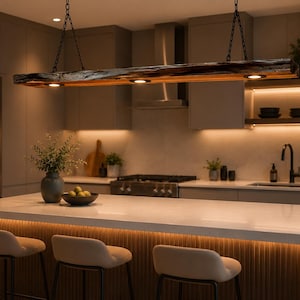 Idegransskiva med LED-spotlights, Pendellampa, Träbjälkar med infällda spotlights