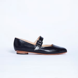 Eugenia Flat in Black Glaze