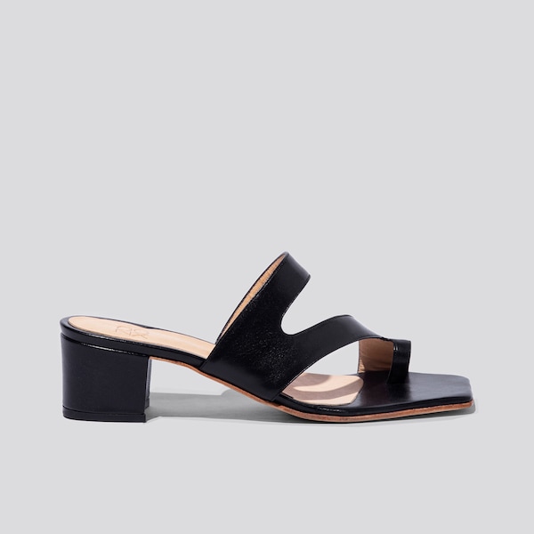 Una Thong Sandal in Black