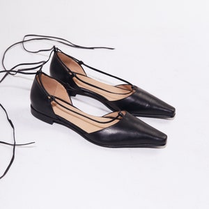 The Paloma Lace Up Flat in Black image 7