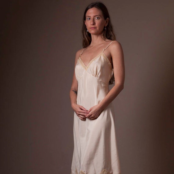 Ivory Vintage Saks Fifth Avenue 50's Silk Slipdres