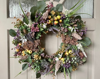 Couronne de fleurs sauvages pour porte d'entrée, prairie d'été, couronne de lavande, décoration de chalet, couronne de porte toute l'année