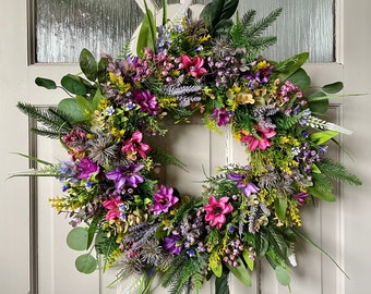 Couronne de fleurs sauvages pour porte d'entrée, prairie d'été, couronne de lavande, décoration de chalet, couronne de porte toute l'année