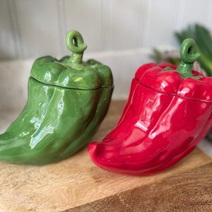 Ceramic Chilli Pot with Lid, Kitchen Caniser, Storage Container, Retro Pot, Cottage Decor