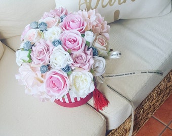 Artificial flowers arrangement. Roses. Peony rose. Pastels. Hat box. Bouquets. Silk flowers. Baby pink. White roses. Ivory roses. Luxury