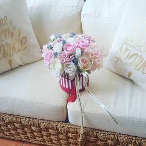 Artificial flowers arrangement. Roses. Peony rose. Pastels. Hat box. Bouquets. Silk flowers. Baby pink. White roses. Ivory roses. Luxury image 2