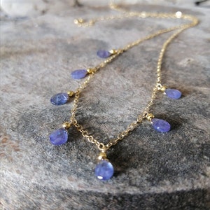 Echte Tansanit Choker Halskette Gold Halskette Lavendel Tansanit Facettierte Tropfen Halskette Zierliche Schichtung Halskette Dezember Geburtsstein