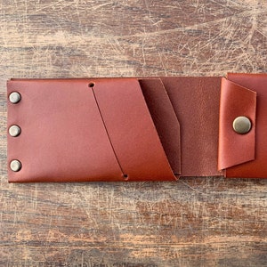 Cartera de cuero minimalista Wickett y Craig, hecha a mano en el Reino Unido, cartera de monedas mini tarjeta, cartera de cuero minimalista delgada, cuero bronceado vag de grano completo