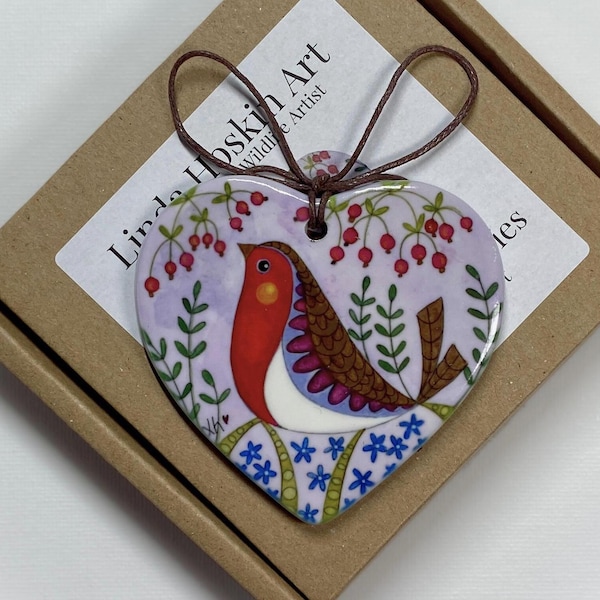 Adorno de corazón de cerámica con forma de petirrojo: Arte para amantes de las aves inspirado en la naturaleza, adorno colgante de aves silvestres para jardín, presentado en una bonita caja para regalar.