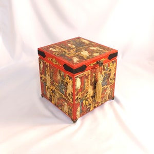 Vintage Chinese box/jewelry box/storage box/collectible box