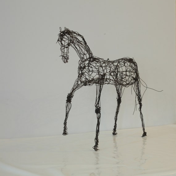 Koń Prezent Dla Człowieka Rzeźba Zwierząt Sztuki Rysunek Drut żelaza Dla Biura Duże Rzeźby Rysunek W 3d Wirehorse Lovers