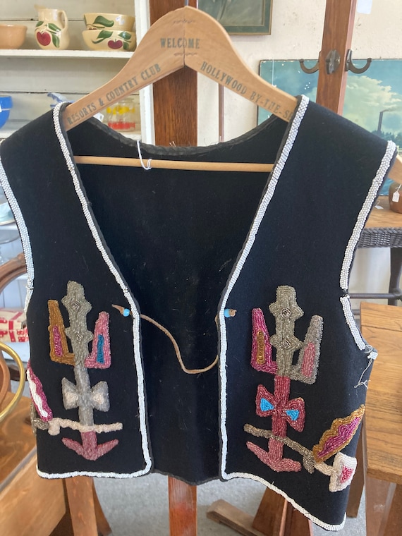 Native American beaded vest - image 9