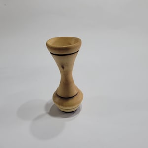 Vaso in legno di Araucaria inciso a mano - Pezzo di arredamento per la casa sostenibile ed ecologico