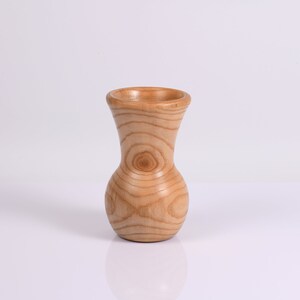 Hand-Crafted Cedar Wooden Vase - Classic Decorative Vase for Wood Lovers