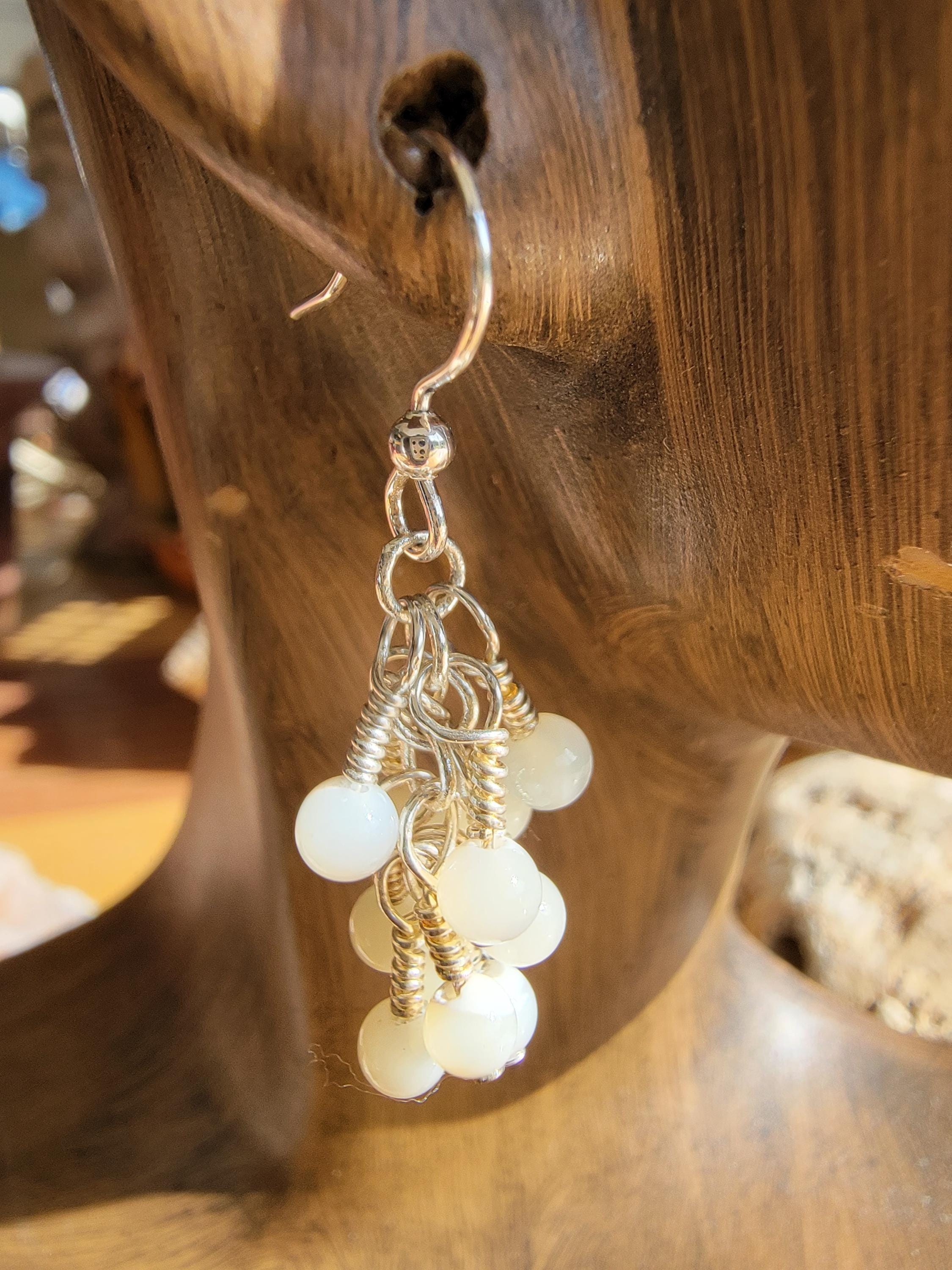 Boucles D'oreilles Grappe En Nacre Multicolore (fermoir Crochets)