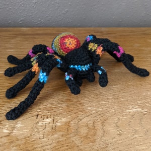 Tarántula rellena, araña posable, lindos regalos para los amantes de las arañas, decoraciones de Halloween, juguetes hechos a mano, Spooky Goth Creepy Crawlies, Cute Gothic