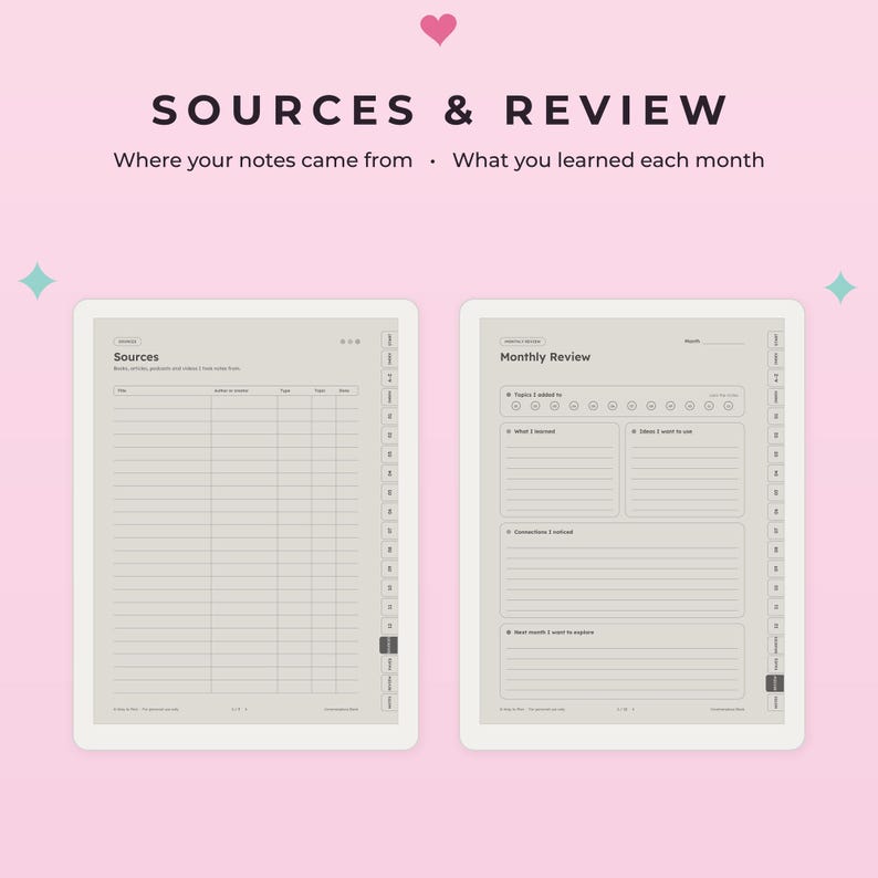 K&ouml;nnte beinhalten: Eine digitale Planerseite auf hellrosa Hintergrund mit einem rosa Herz und zwei t&uuml;rkisfarbenen Sternen. Die linke Seite ist mit Sources und die rechte mit Monthly Review betitelt, beide mit linierten Bereichen f&uuml;r Notizen und Lerninhalte.