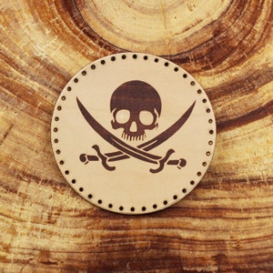 Leren Jolly Roger-patch: appliqué piratenschedel en zwaarden