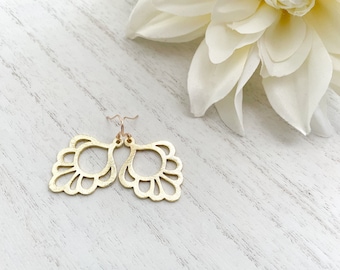 Brushed Gold Moroccan Earrings: Boho Scalloped Dangle