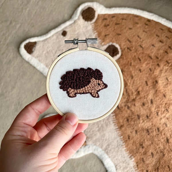 Mini hedgehog wall decor,Punch needle hedgehog , Kids wall decor, Children’s decor, Nursery embroidery,Kids room embroidery