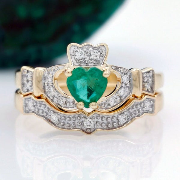 Emerald Claddagh Ring - Etsy