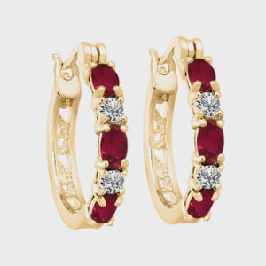 Brincos de argola com rubi simulado de 2 quilates e diamantes – Brincos de argola em prata banhada a ouro amarelo 14K – Presente ideal para ela, presente de aniversário