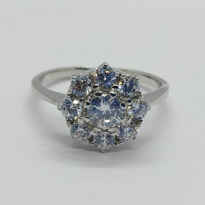 Anillo de compromiso con racimo de diamantes de moissanita real brillante de 2,62 quilates, en plata chapada en oro blanco de 14 quilates