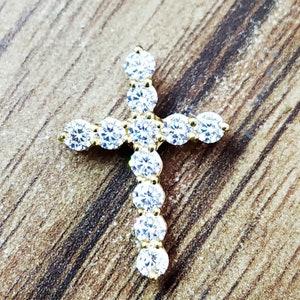 Pendentif croix de Jésus diamants LC moissanite ronds de 1,50 ct - or blanc sur argent sterling avec collier chaîne de 18 pouces, cadeau femme