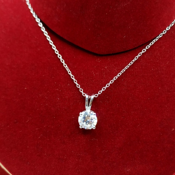 Ⅱ A Diamonds Round Solitaire Necklace Round Solitaire Necklace – ⅡA Diamond
