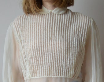 1960's 1970's Peter Pan Collar Off-white Blouse