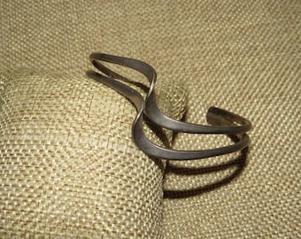 Vintage Sterling Silver Wavy Cuff Bracelet. Small Wrist Size 6