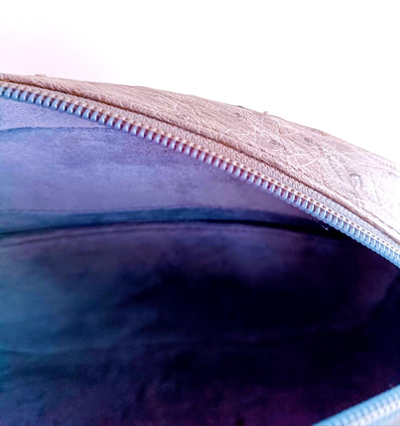 Bolsa transversal em couro de avestruz - Azul francês, importada da África do Sul. imagem 7