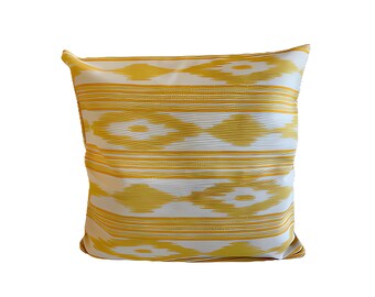 Funda de cojín aprox. 40 x 40 cm con cremallera, confeccionada en Telas de Lengua, Ikat, tongue fabric - AMARILLO Telas de Mallorca Telas marítimas