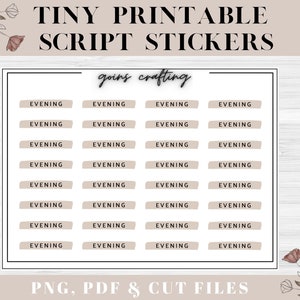 Puede incluir: Una hoja imprimible de 36 pegatinas con la palabra "EVENING" en una fuente de escritura. Las pegatinas son beige y están dispuestas en cuatro columnas de nueve pegatinas cada una. La hoja está sobre un fondo blanco con un diseño floral en la parte superior e inferior.