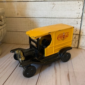 Cast Iron Coca- Cola Delivery Truck. Vintage Black & Yellow Collectible Car. All Metal, Rectangular Roof, 6&#39;&#39; Long. Office Decor, Home Decor